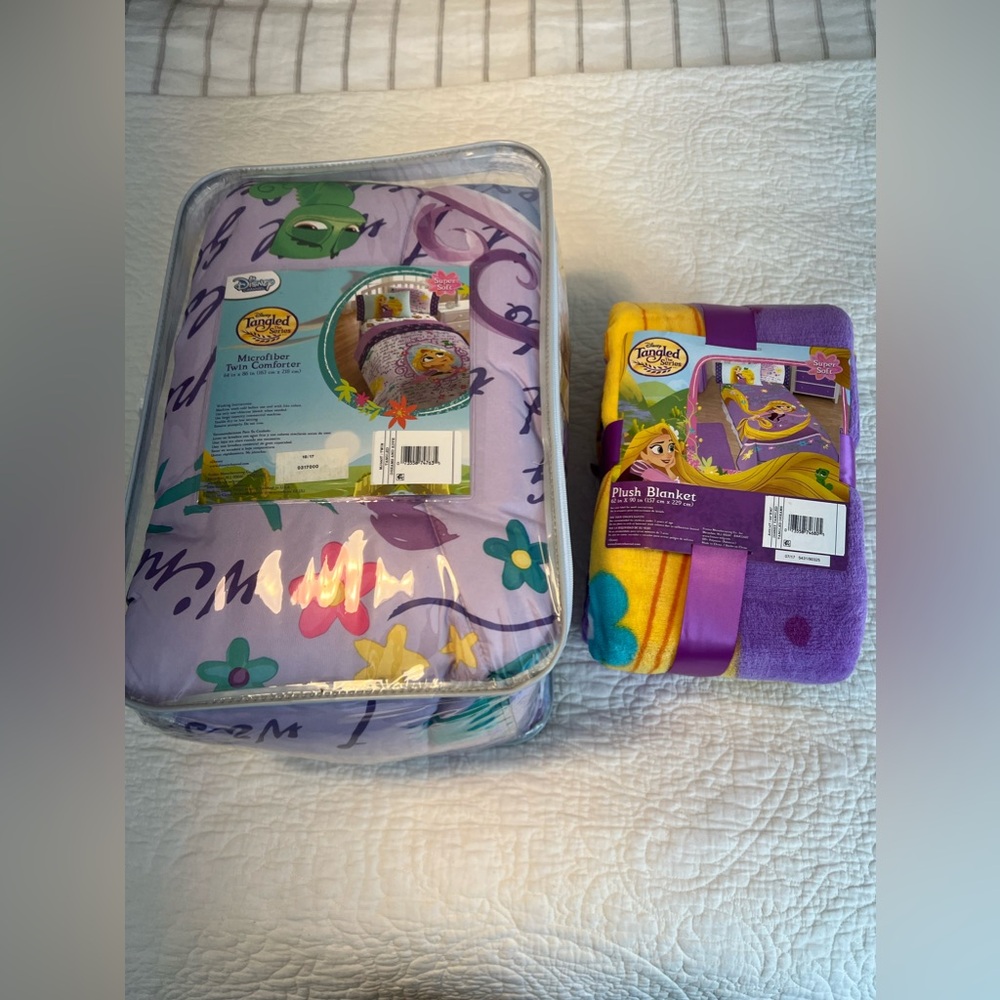 NEW Disney Tangled Twin Comforter and Plush Blanket Set